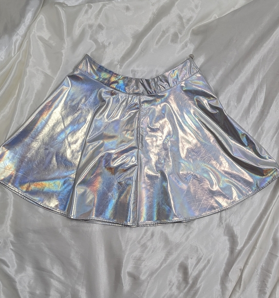Holographic Metallic Silver Iridescent PU Leather Mini Skater Skirt Size M - Picture 1 of 11